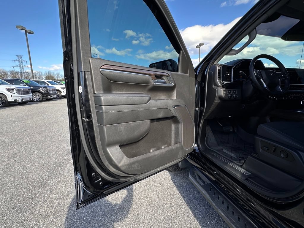 Certified 2023 Chevrolet Silverado 1500 RST w/ LPO, Dark Essentials Package AWD/4WD image 24