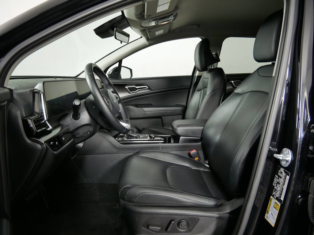 Used 2025 Kia Sportage EX AWD/4WD image 17