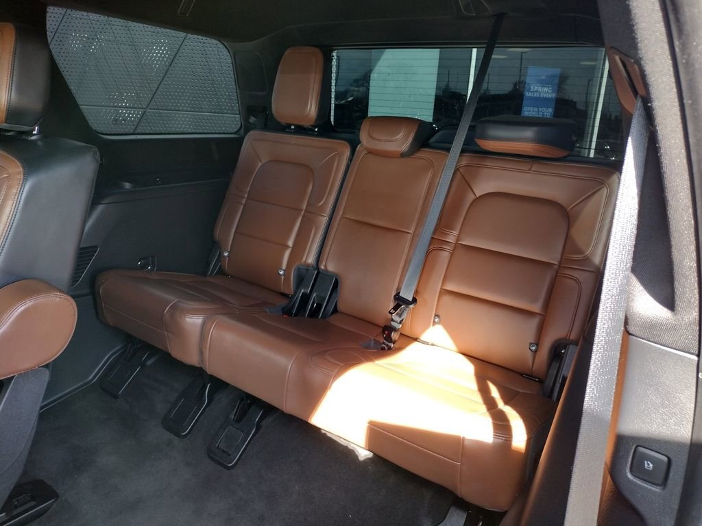 Used 2022 Lincoln Navigator Reserve image 10