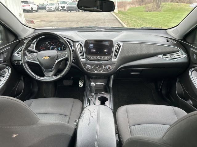Used 2017 Chevrolet Malibu LT image 37