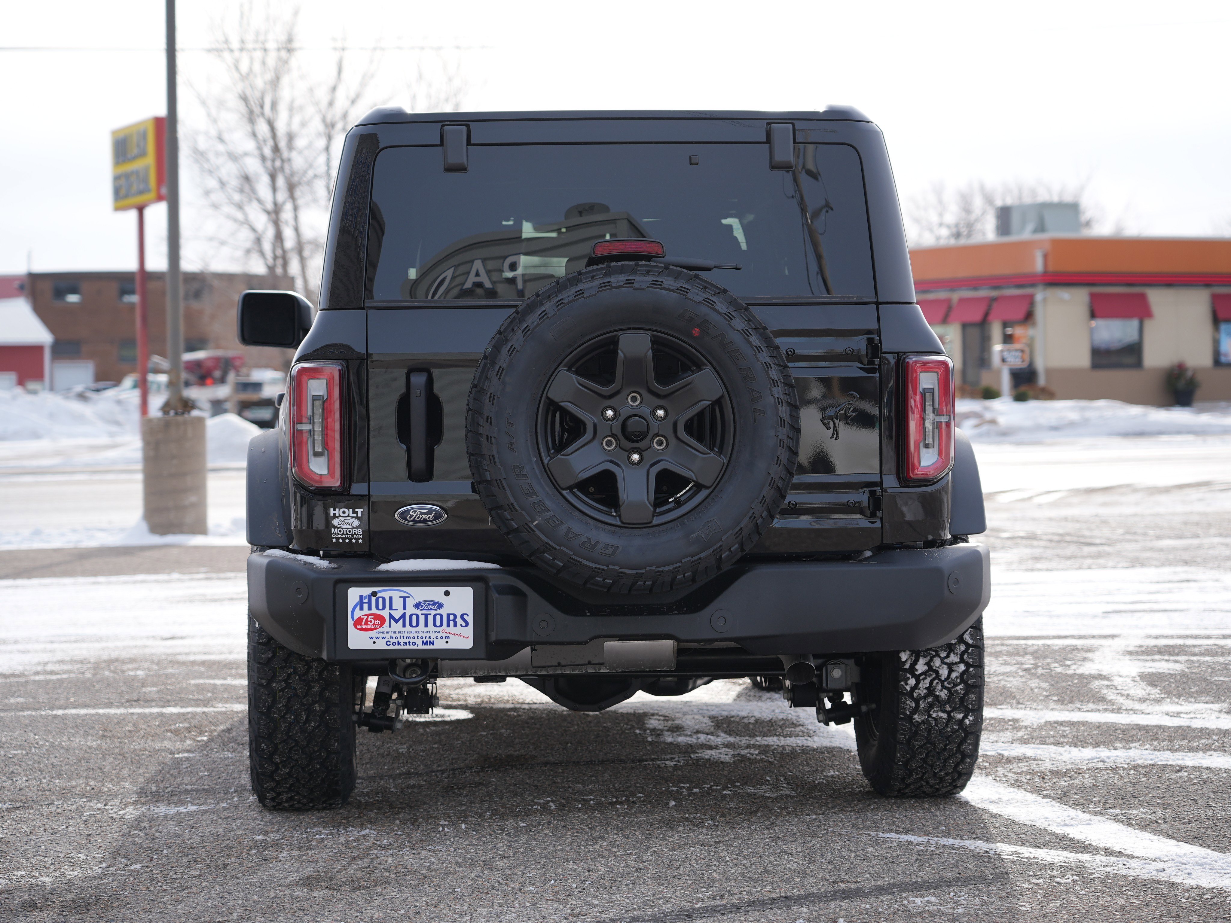 New 2025 Ford Bronco Outer Banks w/ Black Appearance Package image 4