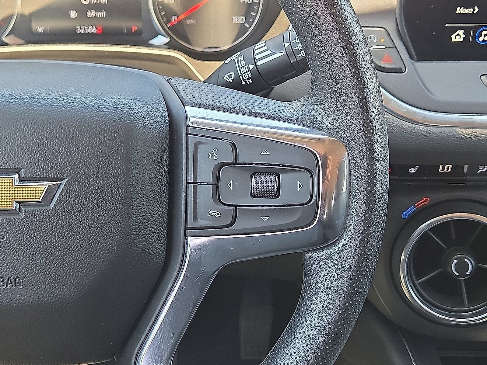 Used 2025 Chevrolet Blazer LT AWD/4WD image 19