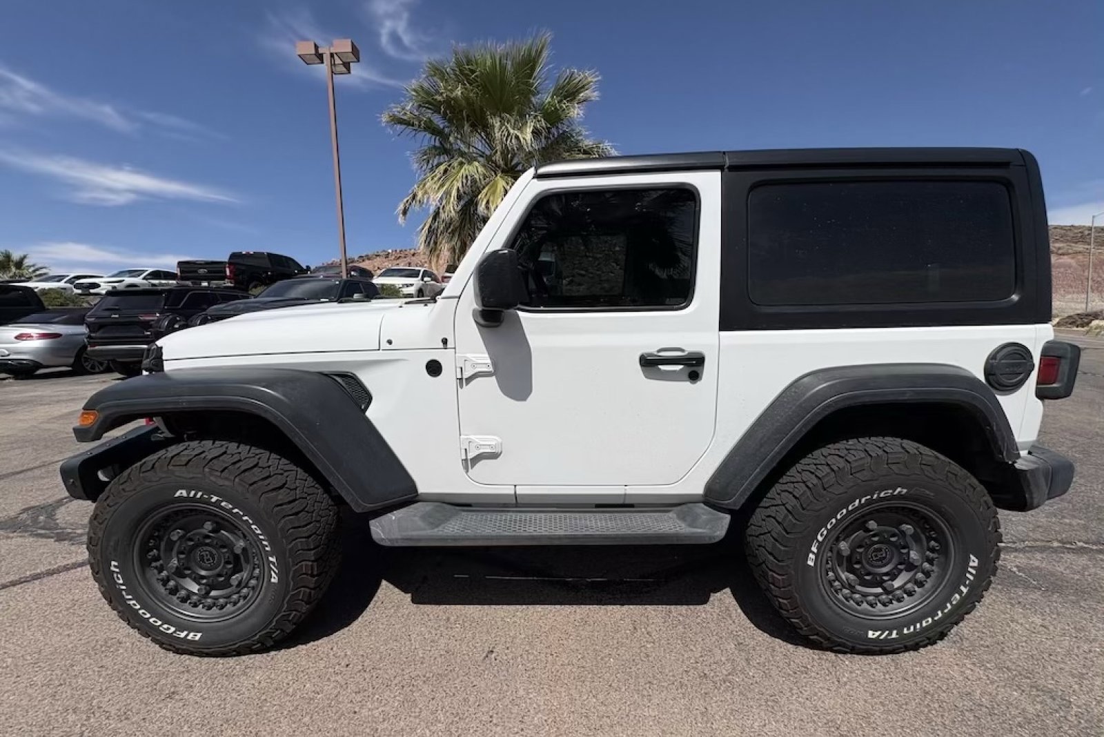 Used 2018 Jeep Wrangler Sport AWD/4WD image 2