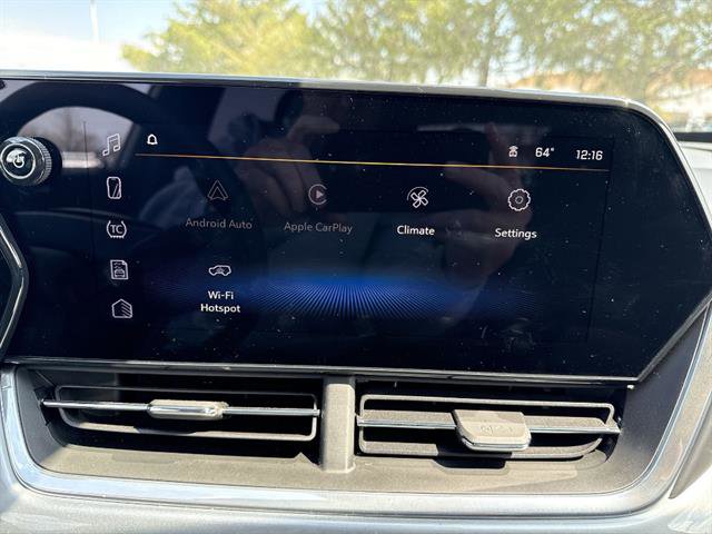 Used 2024 Chevrolet Trax LT w/ Driver Confidence Package FWD image 39