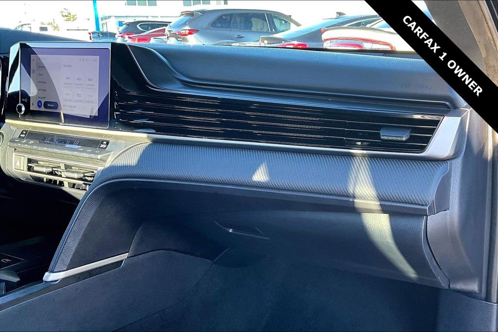 Used 2025 Toyota Camry SE image 25