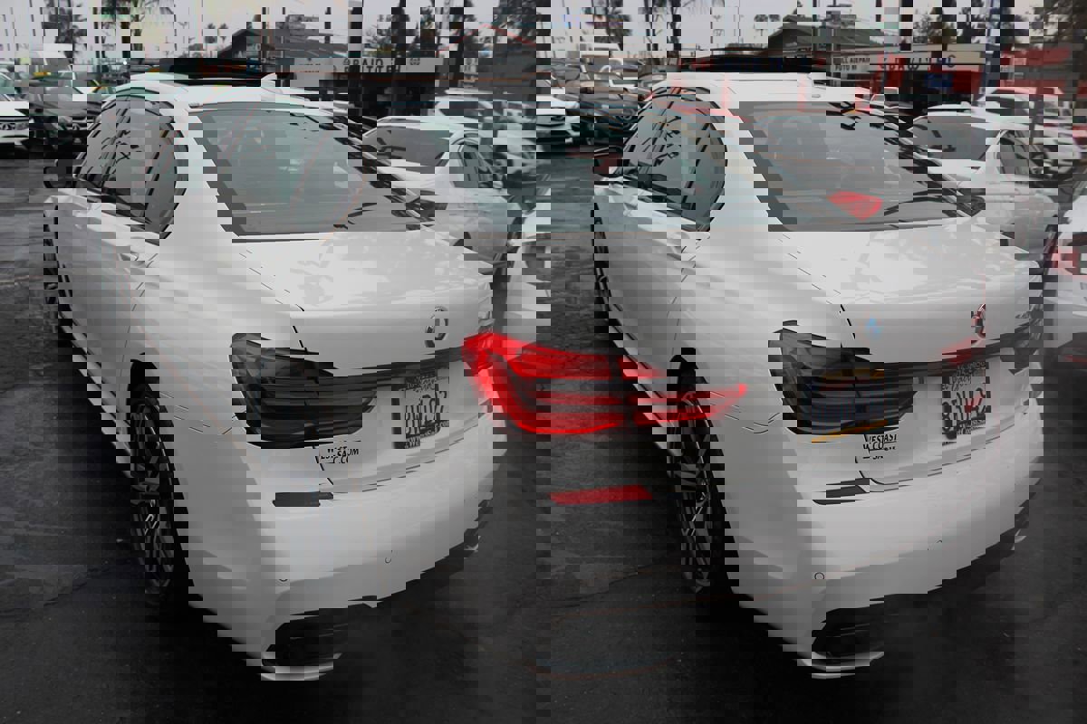 Used 2018 BMW 740i image 5