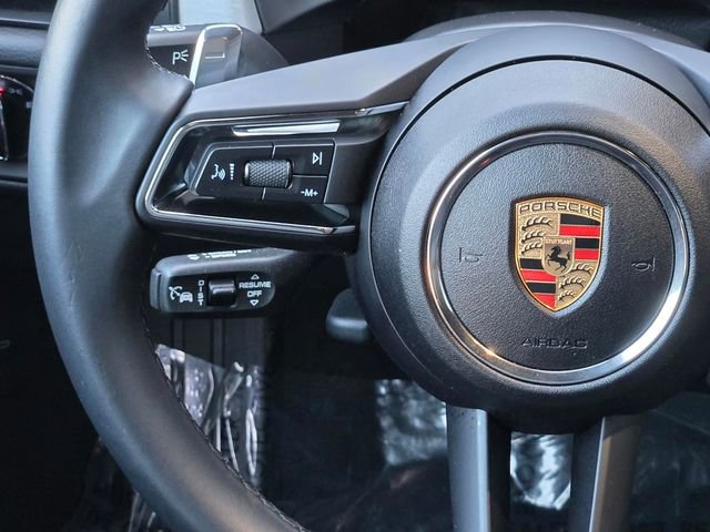 Used 2025 Porsche Macan image 16