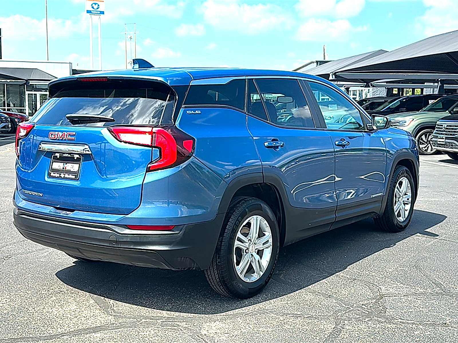 Used 2024 GMC Terrain SLE FWD image 8