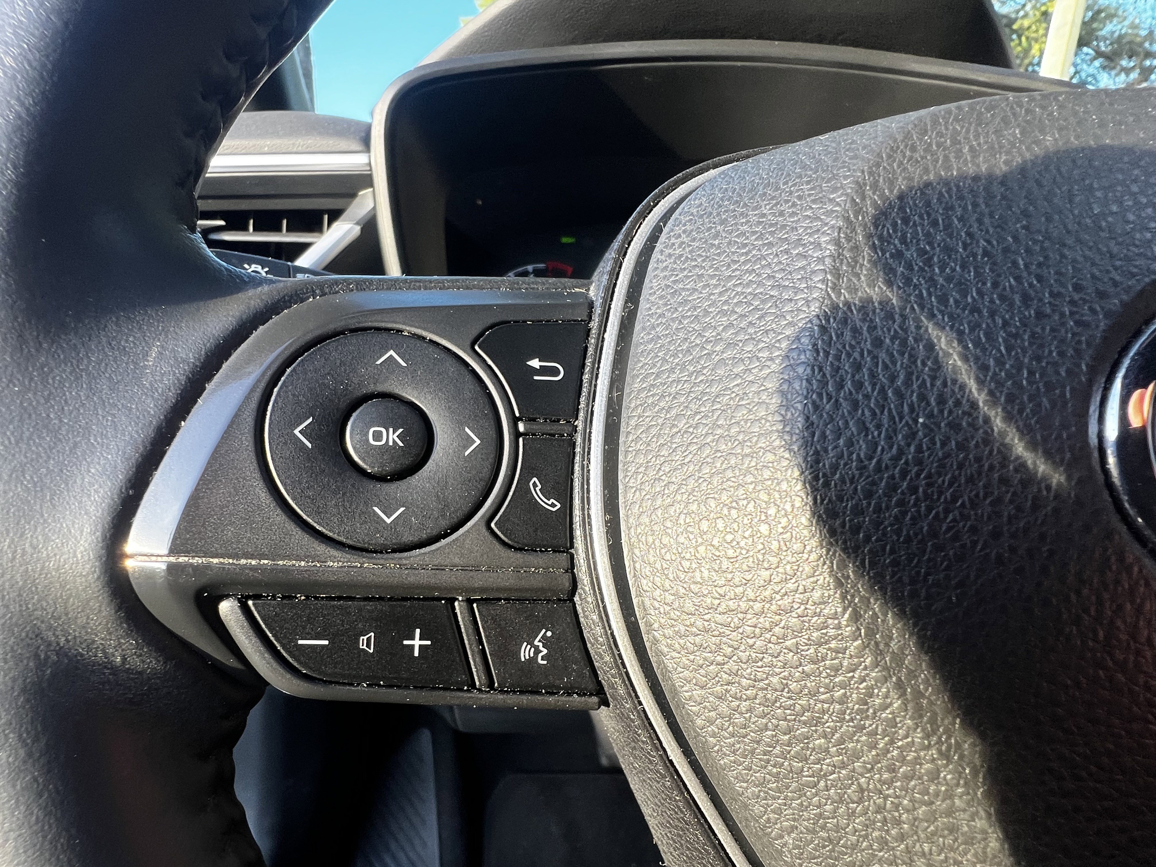 Used 2021 Toyota Corolla SE w/ SE Premium Package image 19