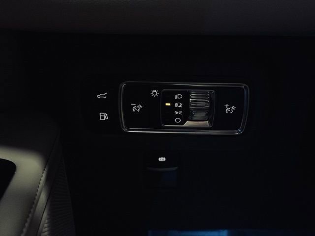 Used 2025 Lincoln Nautilus Premier image 33