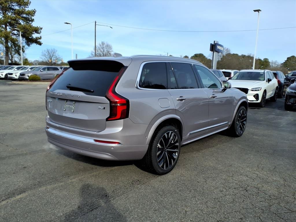 New 2026 Volvo XC90 B6 Plus w/ Protection Package Premier AWD/4WD image 3