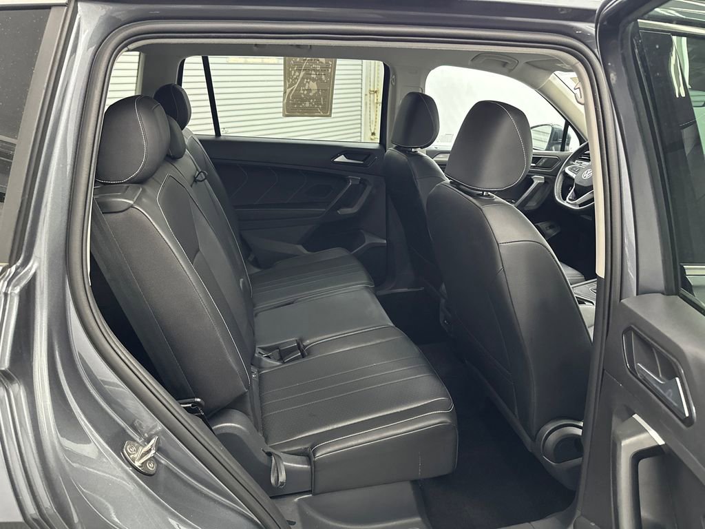 Used 2024 Volkswagen Tiguan SE image 16
