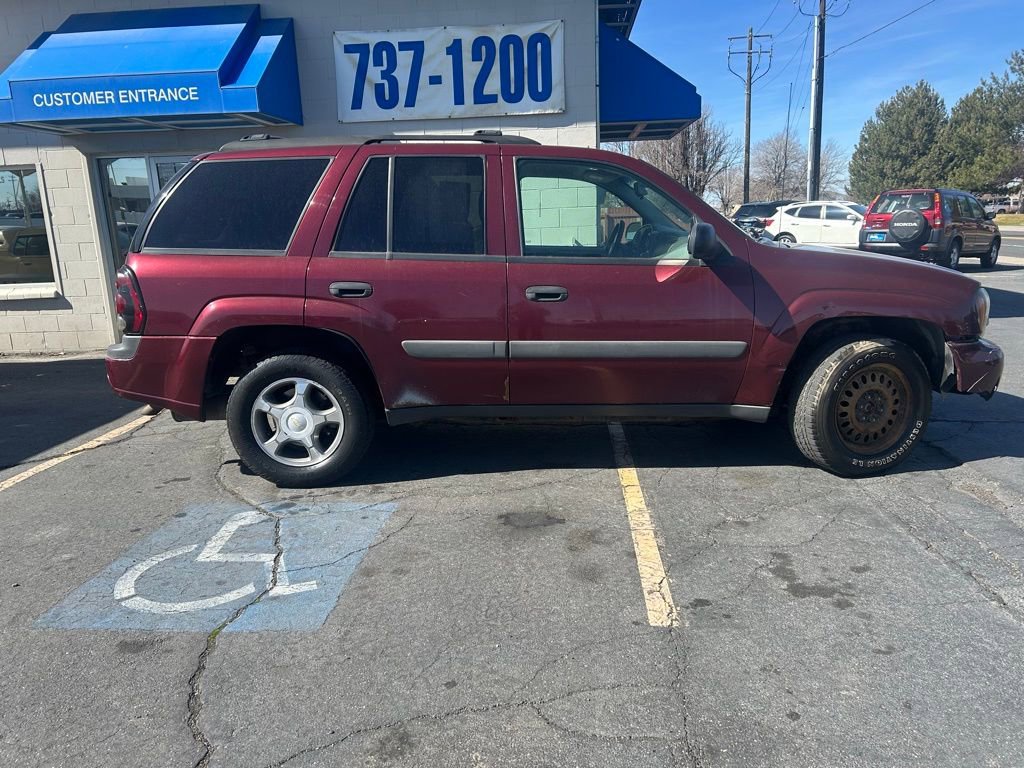Used 2005 Chevrolet TrailBlazer LS w/ LS Preferred Equipment Group image 2