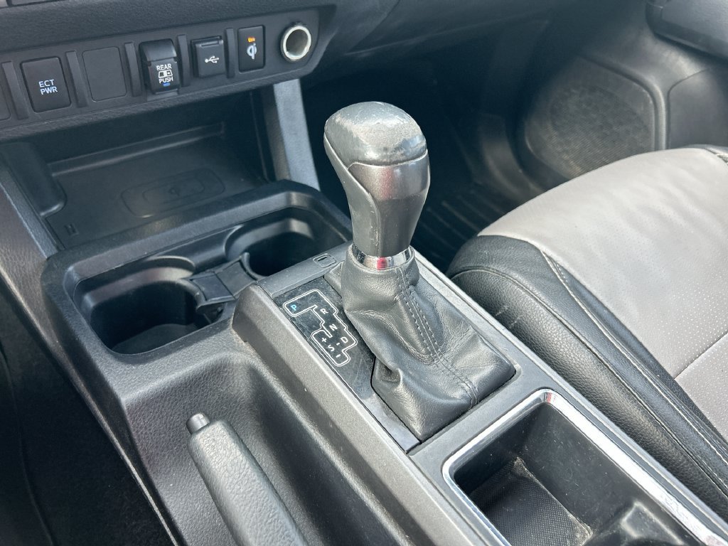 Used 2020 Toyota Tacoma TRD Sport AWD/4WD image 26