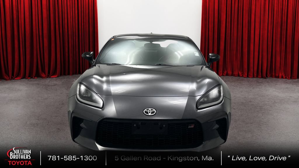 Used 2022 Toyota GR86 Premium RWD image 2