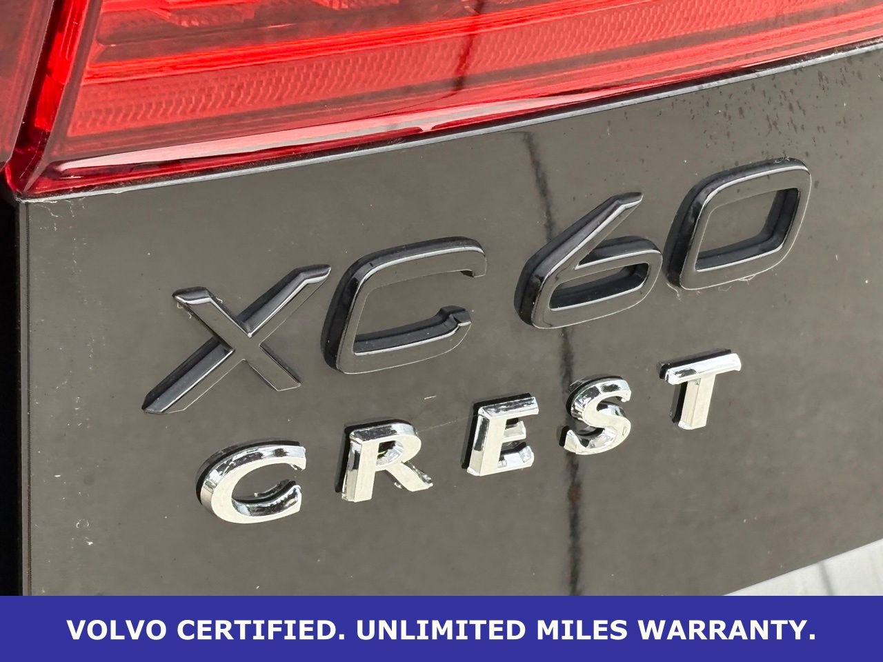 Certified 2024 Volvo XC60 B5 Ultimate w/ Protection Package Premier image 9