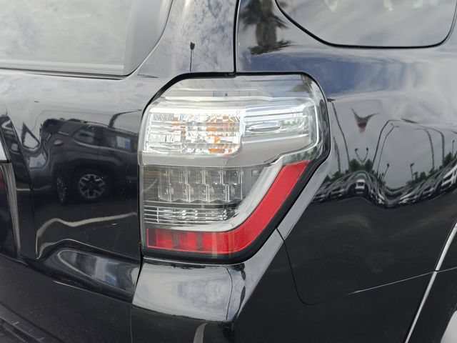 Used 2022 Toyota 4Runner SR5 AWD/4WD image 17