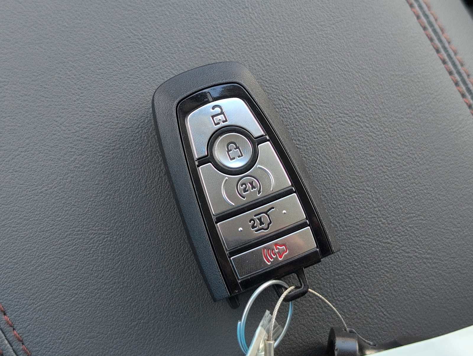 New 2025 Ford Explorer Active w/ Active Comfort Package image 26