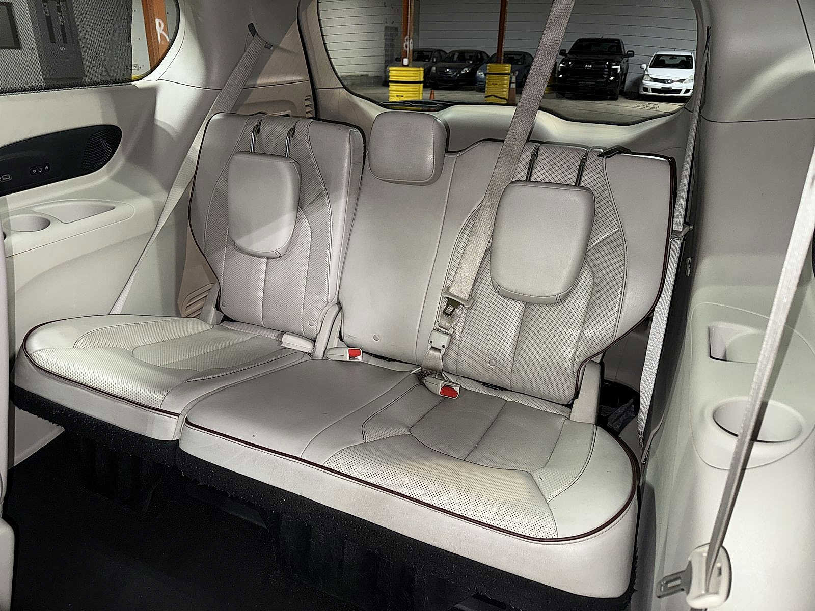 Used 2019 Chrysler Pacifica Limited image 18