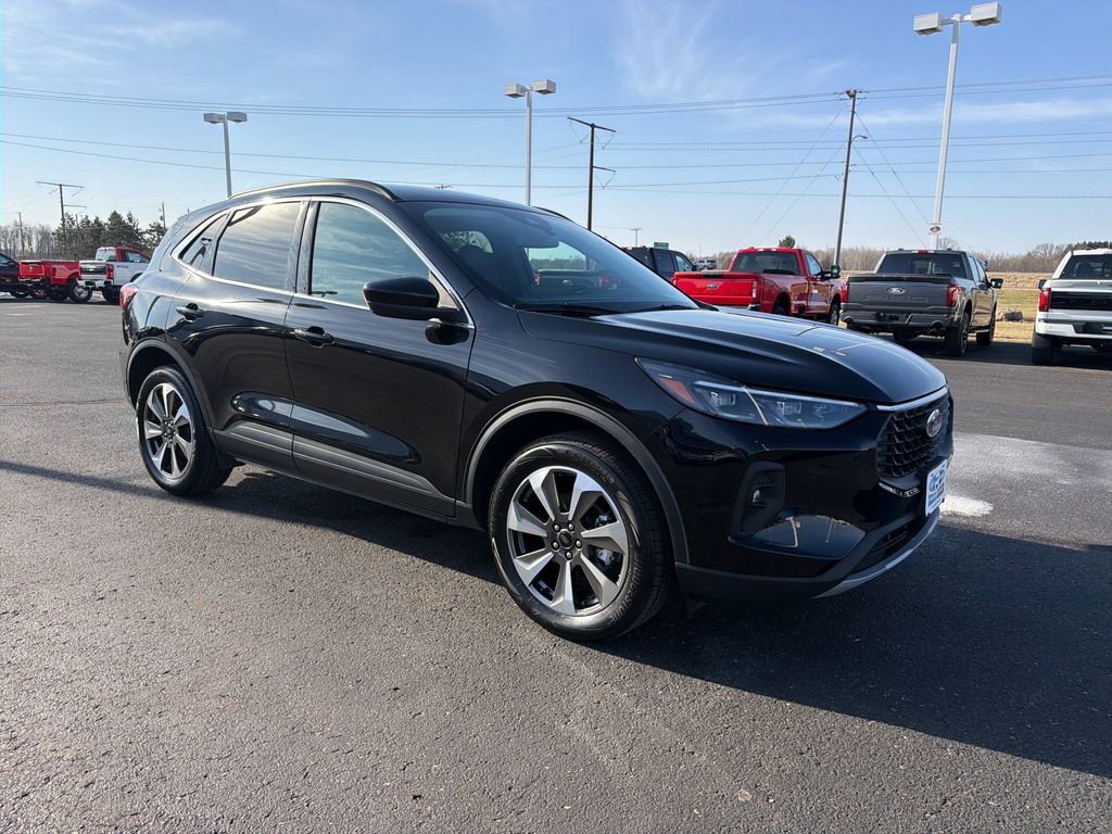 Used 2025 Ford Escape Platinum image 7