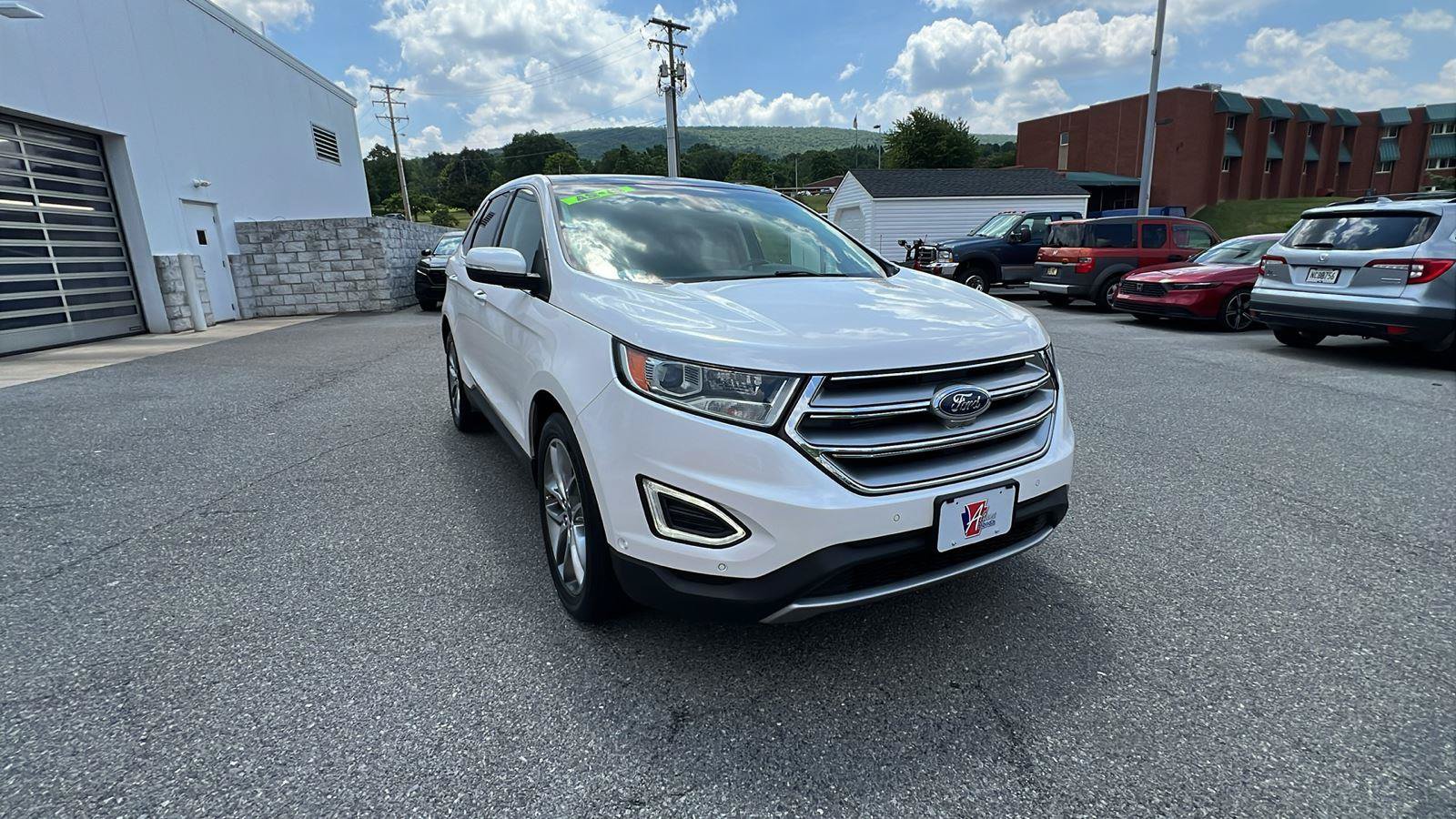 Used 2015 Ford Edge Titanium w/ Equipment Group 302A AWD/4WD image 2