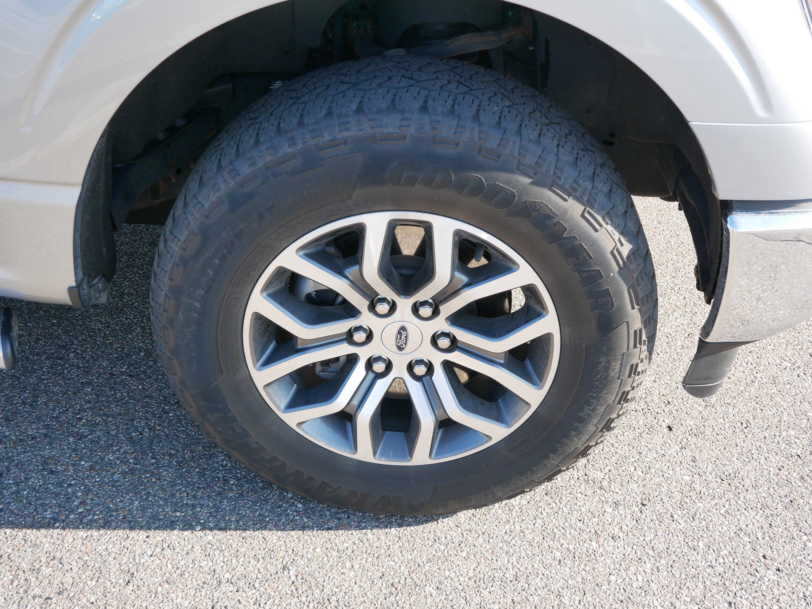 Used 2022 Ford F150 Lariat w/ Equipment Group 501A Mid image 15