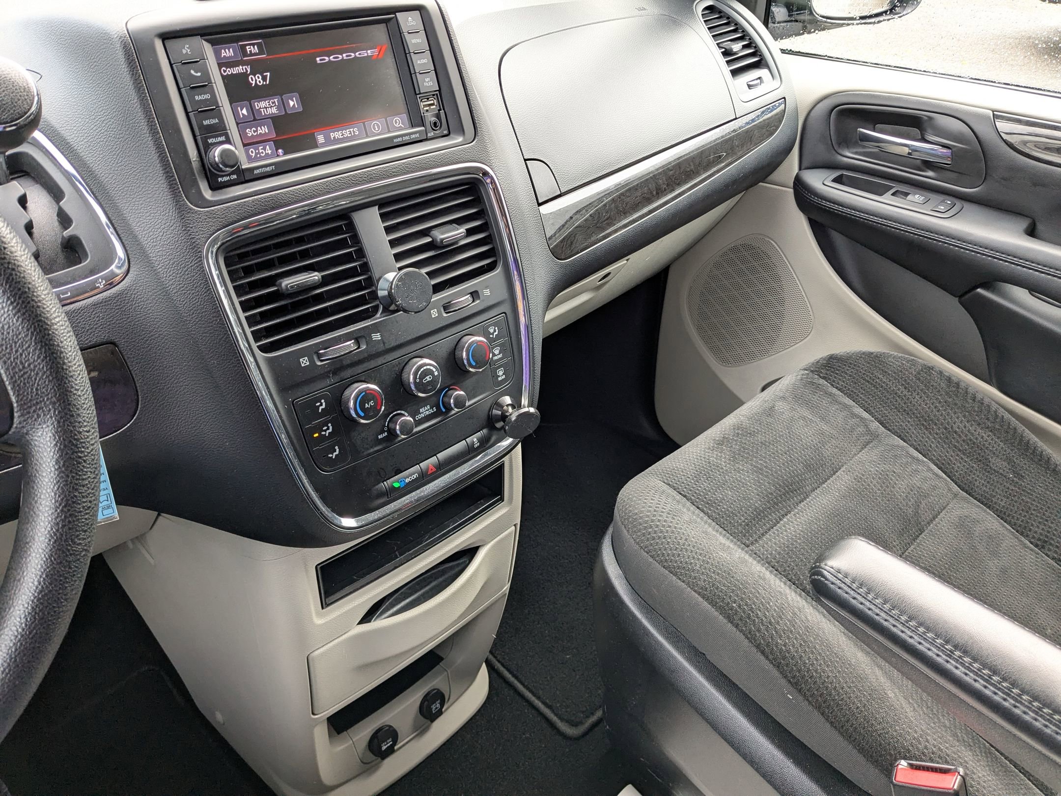 Used 2019 Dodge Grand Caravan SE image 17