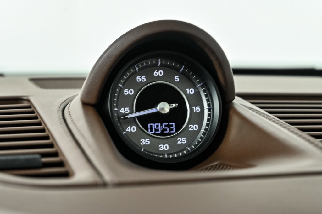 Certified 2024 Porsche 911 Turbo S w/ 911 Turbo Sportdesign Package image 17