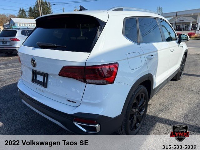 Used 2022 Volkswagen Taos SE w/ Panoramic Sunroof Package image 5