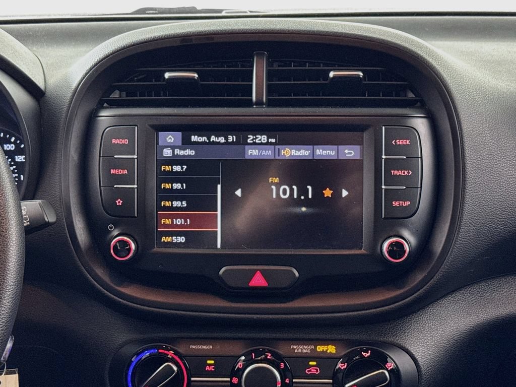 Used 2022 Kia Soul LX FWD image 14