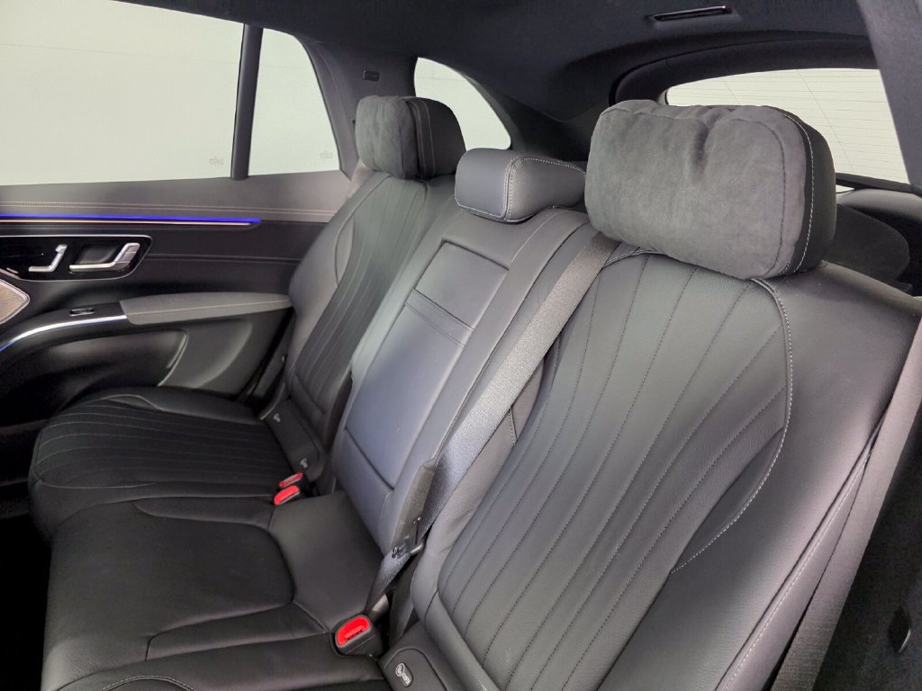 Certified 2023 Mercedes-Benz EQS 580 4MATIC SUV image 16