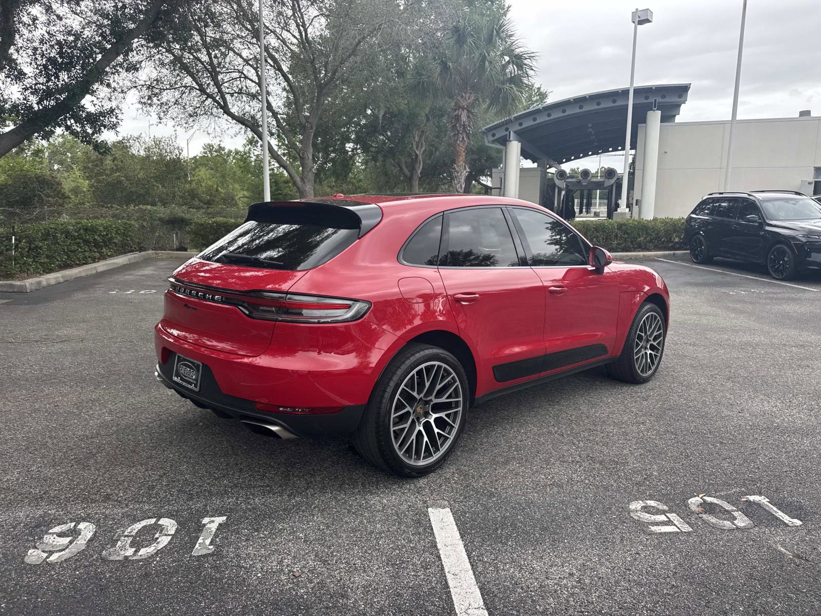 Used 2020 Porsche Macan image 4