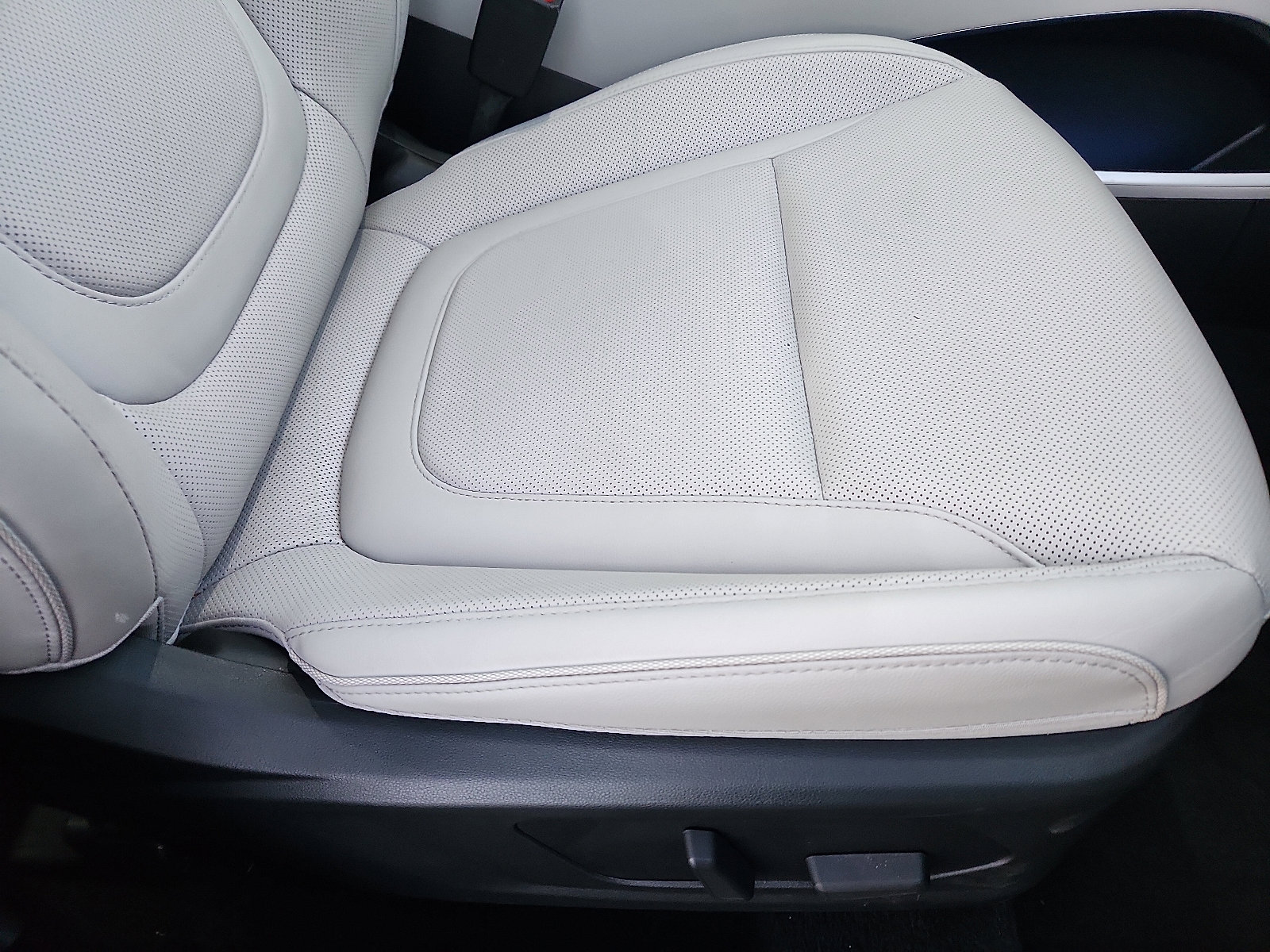 Used 2022 Hyundai Tucson Limited image 32