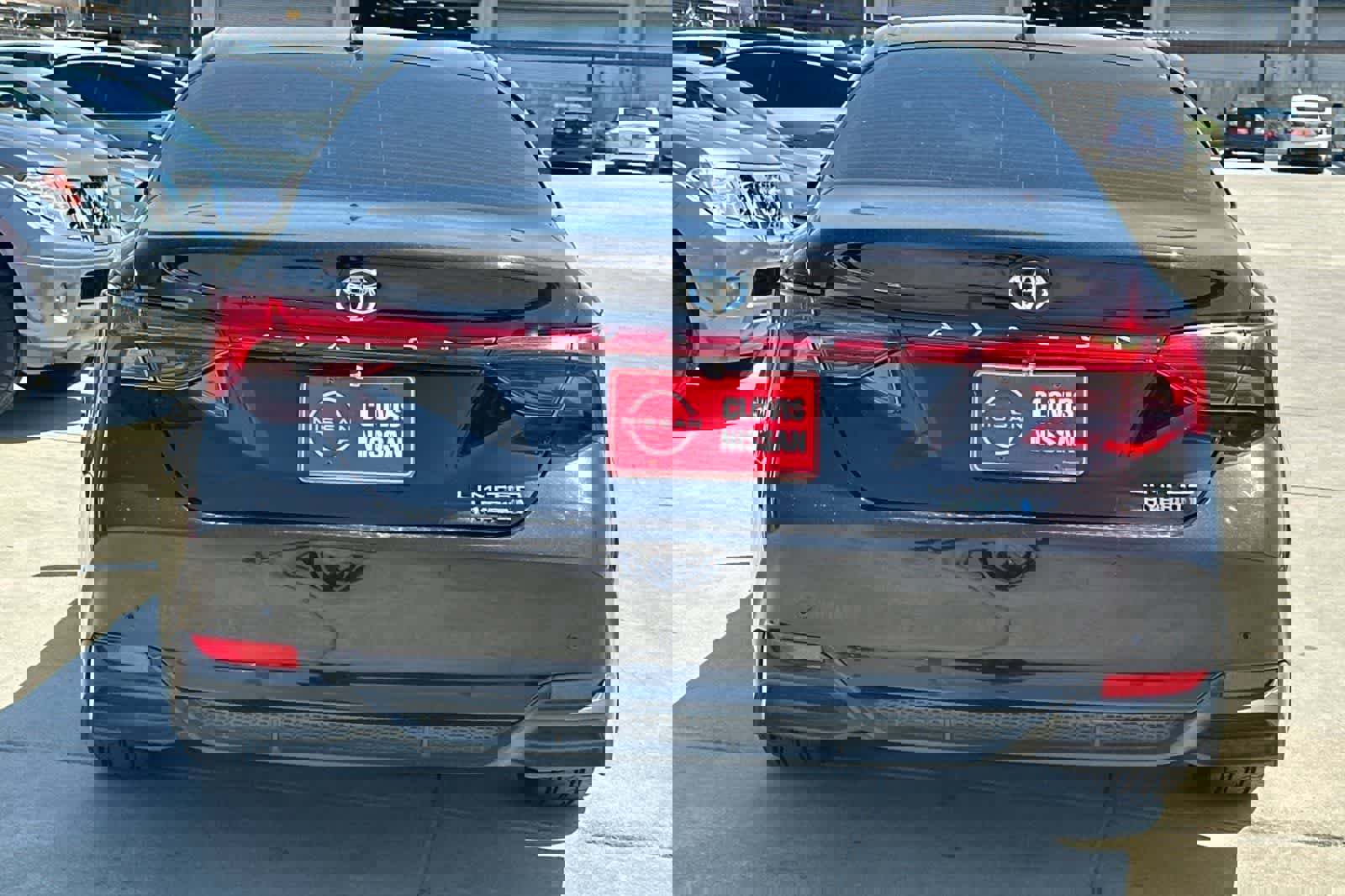 Used 2021 Toyota Avalon Limited w/ Advanced Safety Package FWD image 8