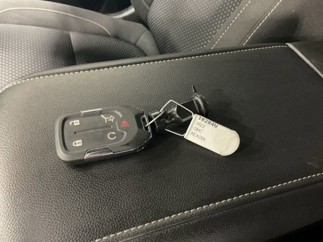 Used 2023 GMC Acadia SLE w/ LPO, Floor Liner Package image 23