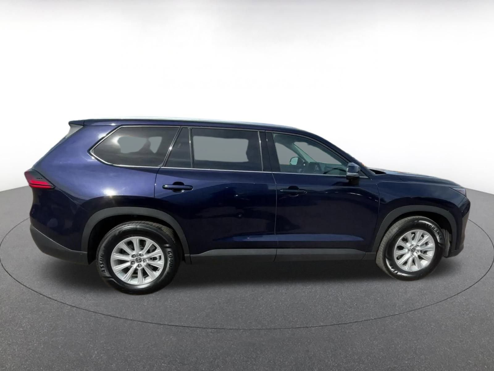 Used 2025 Toyota Grand Highlander FWD image 16