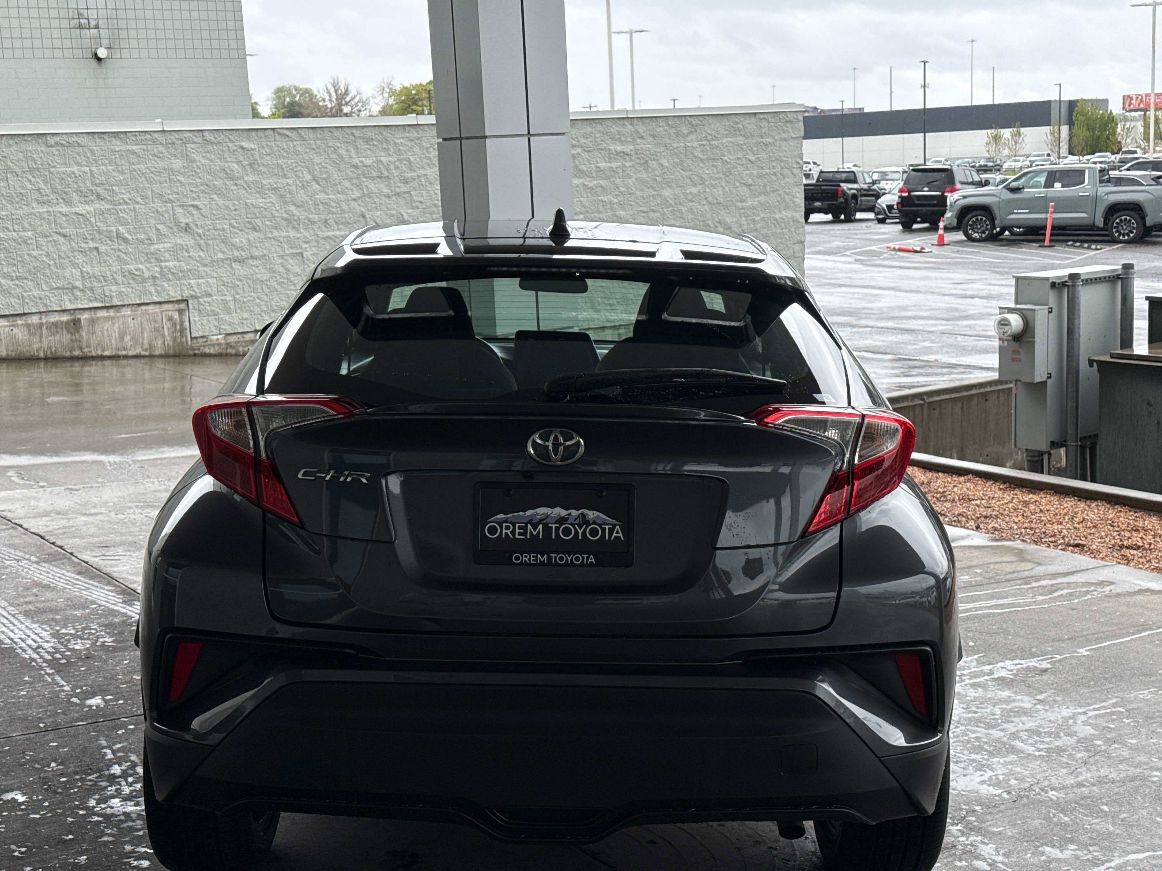 Used 2022 Toyota C-HR XLE FWD image 4