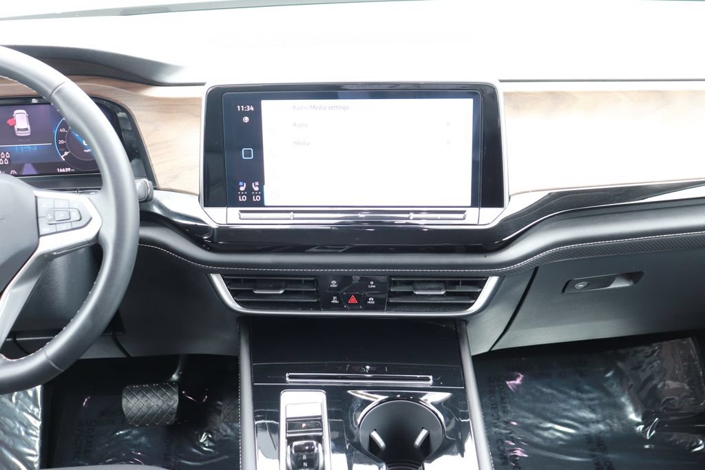 Used 2026 Volkswagen Atlas SE AWD/4WD image 16