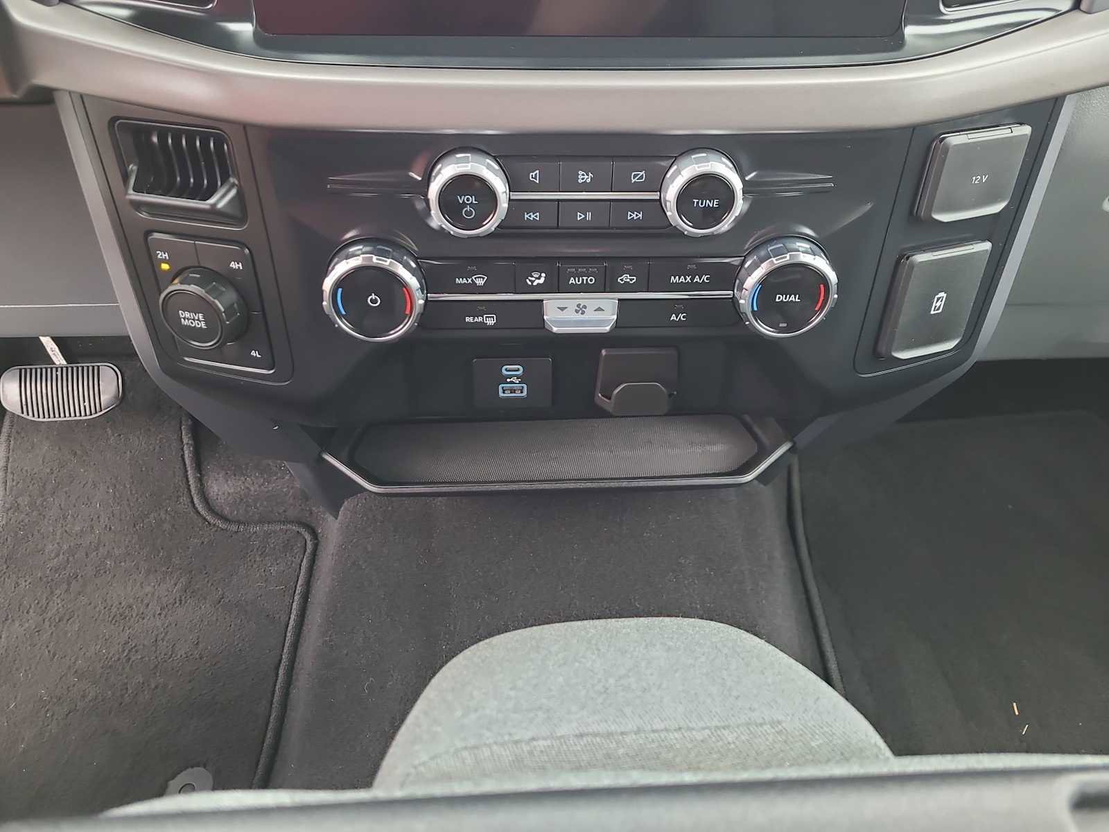 Used 2024 Ford F150 XLT image 25