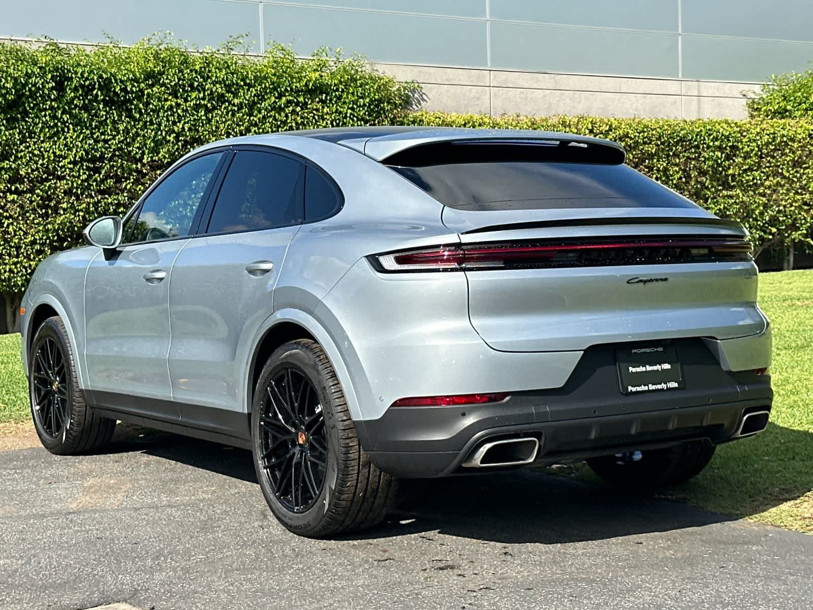 New 2026 Porsche Cayenne Coupe AWD/4WD image 3