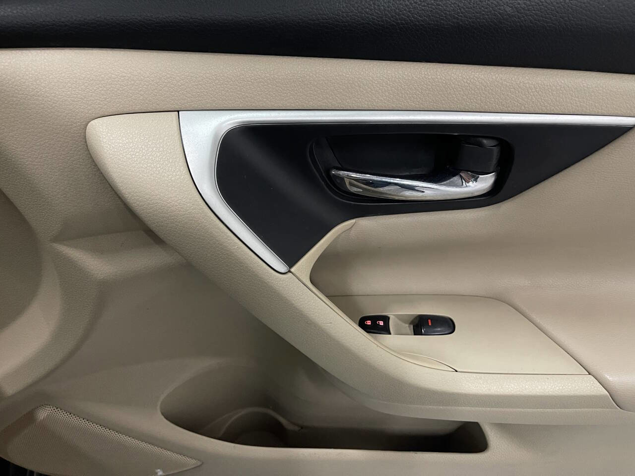 Used 2017 Nissan Altima 2.5 SV image 24