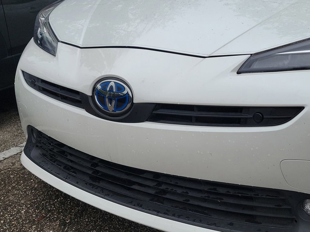 Used 2022 Toyota Prius XLE FWD image 3