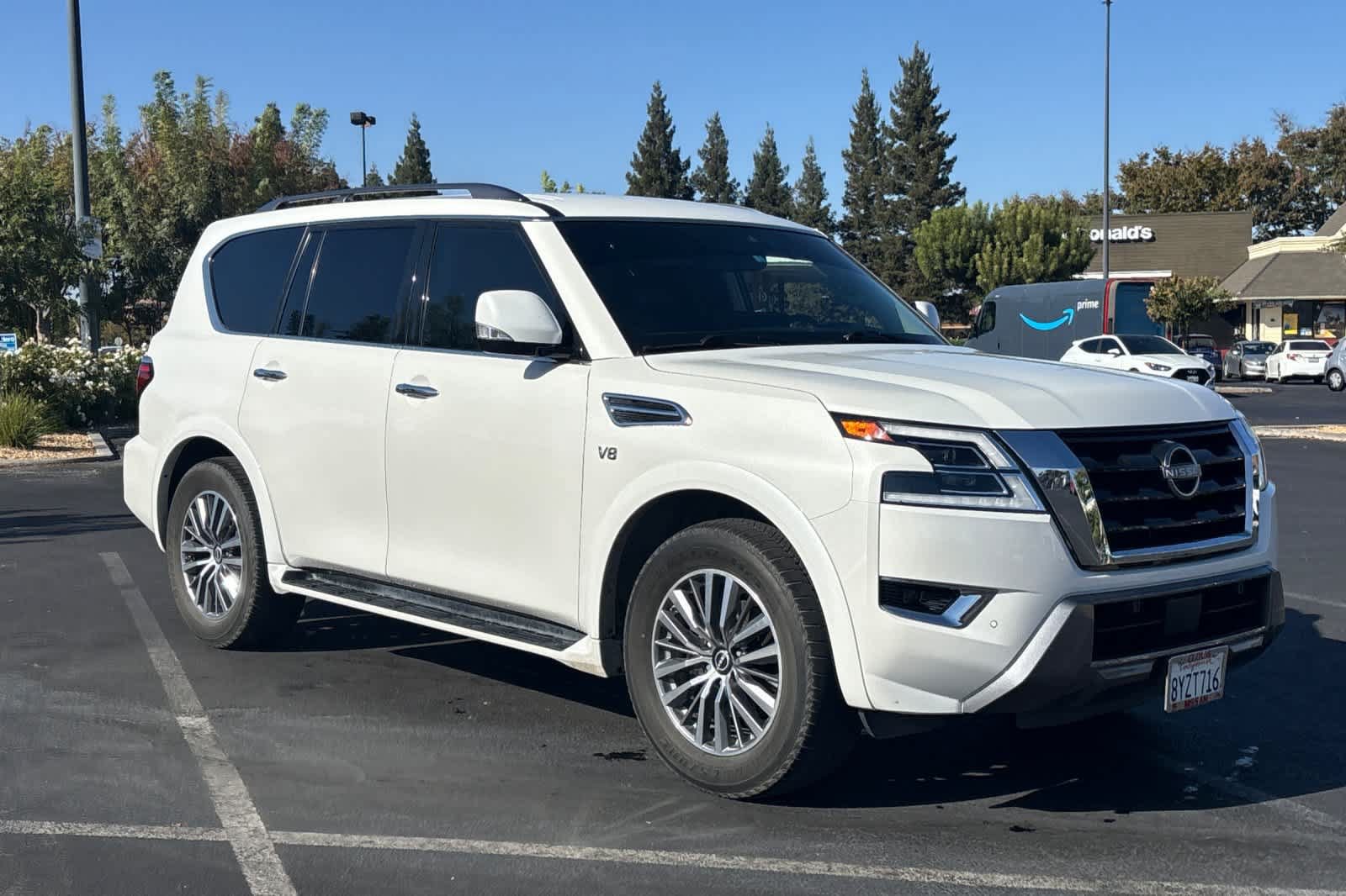 Used 2021 Nissan Armada SV w/ SV Appearance Package RWD image 10