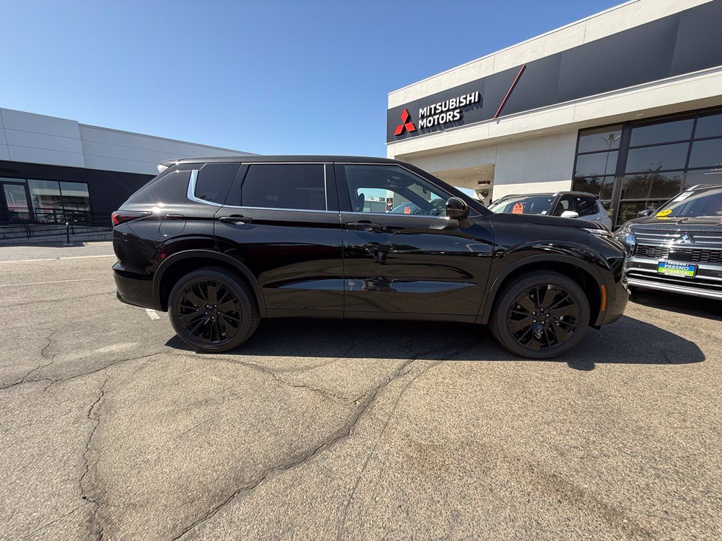 New 2026 Mitsubishi Outlander LE FWD image 15