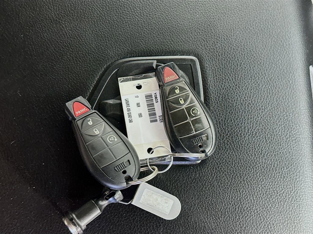 Used 2017 RAM 1500 Laramie image 35