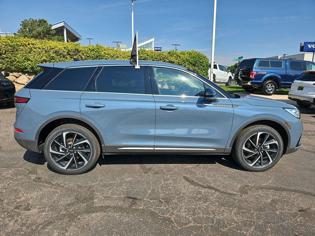 New 2025 Lincoln Corsair Reserve image 8