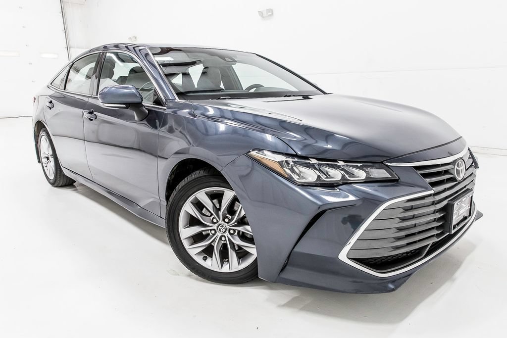 Used 2021 Toyota Avalon XLE w/ Moonroof Package FWD image 9