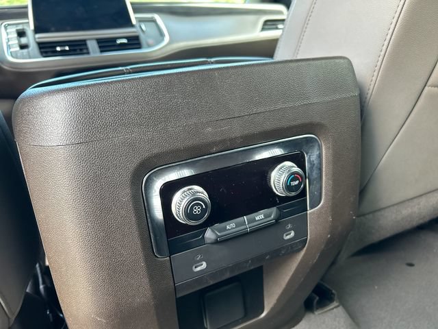 Used 2023 GMC Yukon SLT AWD/4WD image 15
