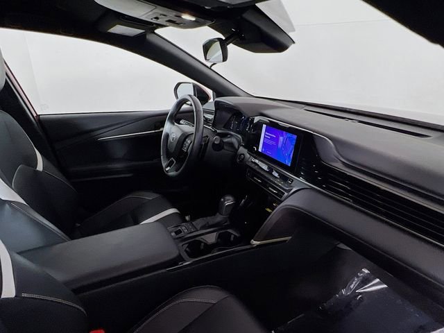 Used 2025 Toyota Camry SE image 10