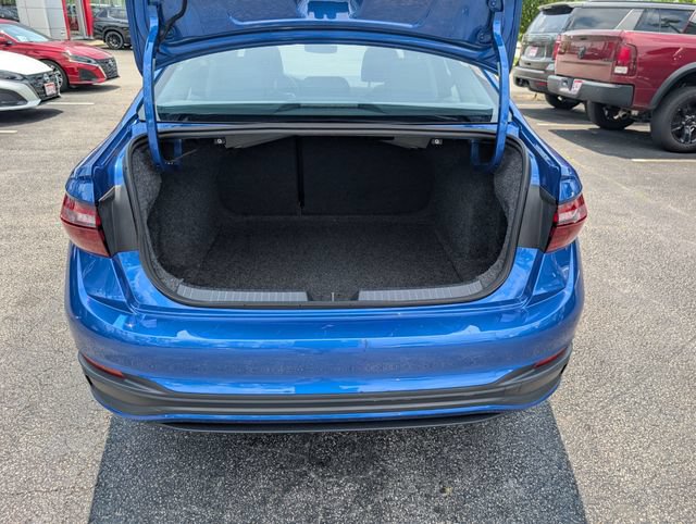 Used 2024 Volkswagen Jetta SE FWD image 13